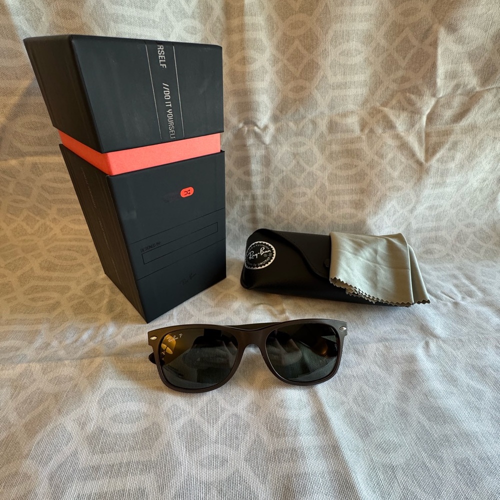 Ray-Ban New Wayfarer Black Sunglasses